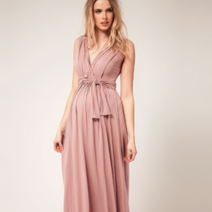 Mulher Gestante Com Vestido Rosa Para Amamentação